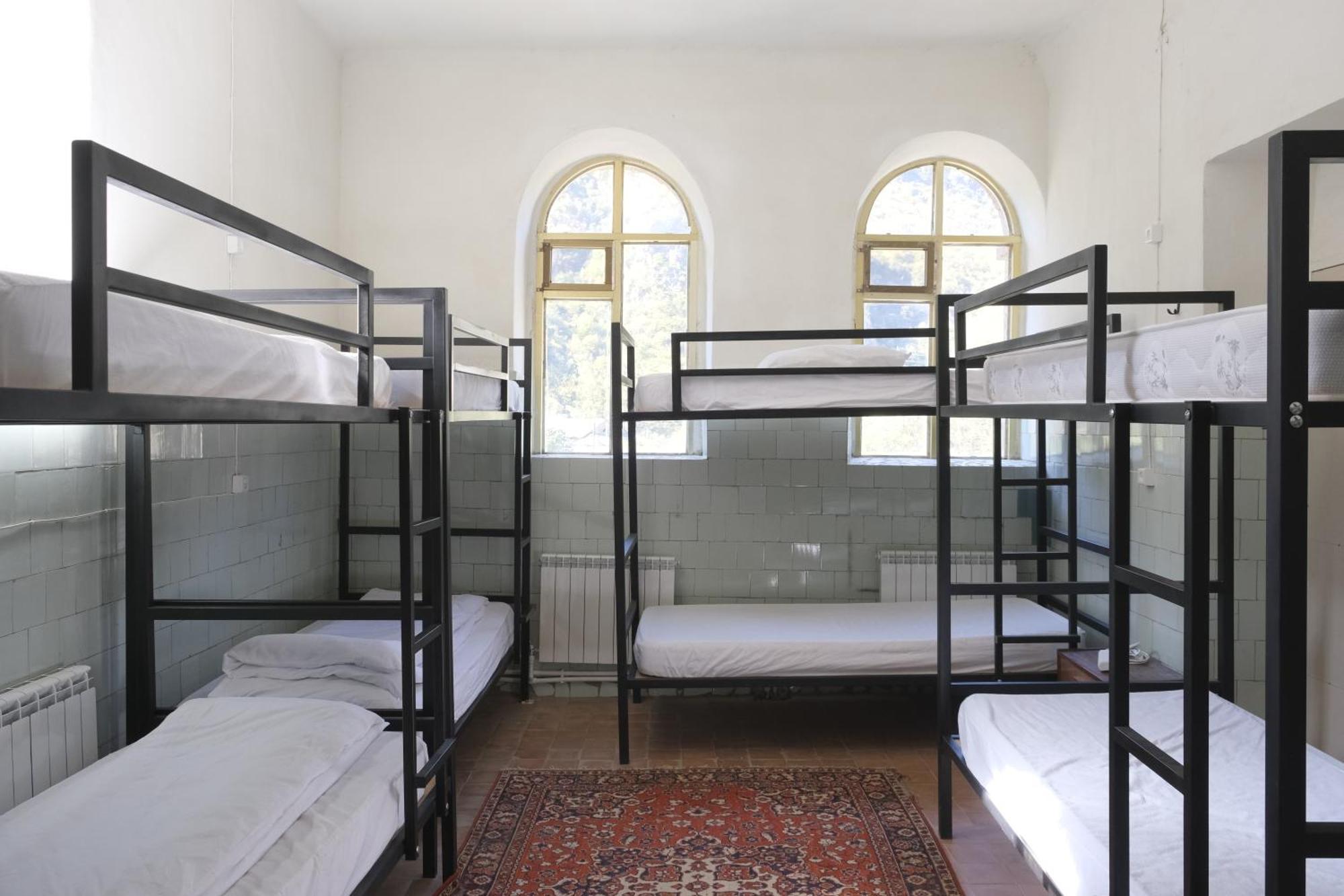 Tumanyan Bathhouse Hostel Екстериор снимка